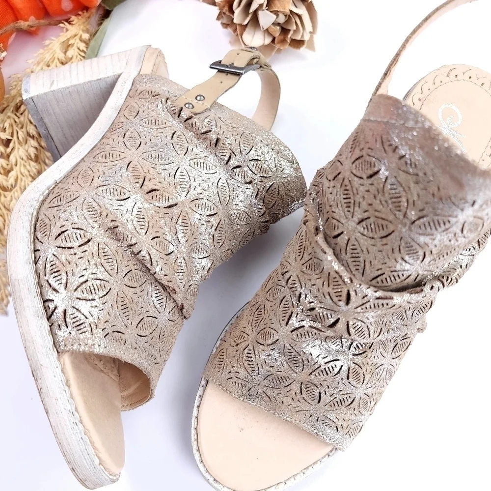 Naughty Monkey Gold Grey Distressed Thick Heeled Open Toe Sz 8.5 - Picture 5 of 13